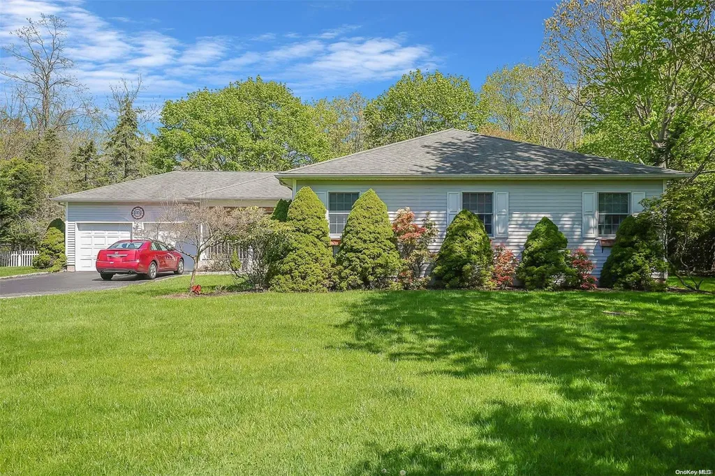 7 Brook Nursery Drive Brookhaven NY 11719