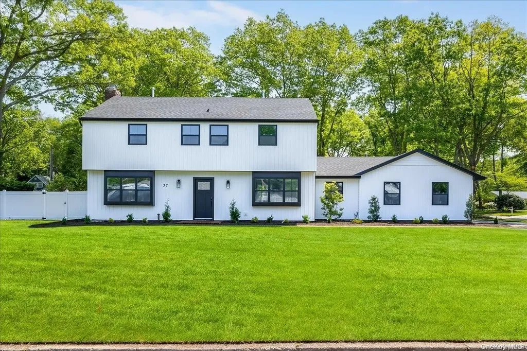 37 Pembrook Drive Stony Brook NY 11790