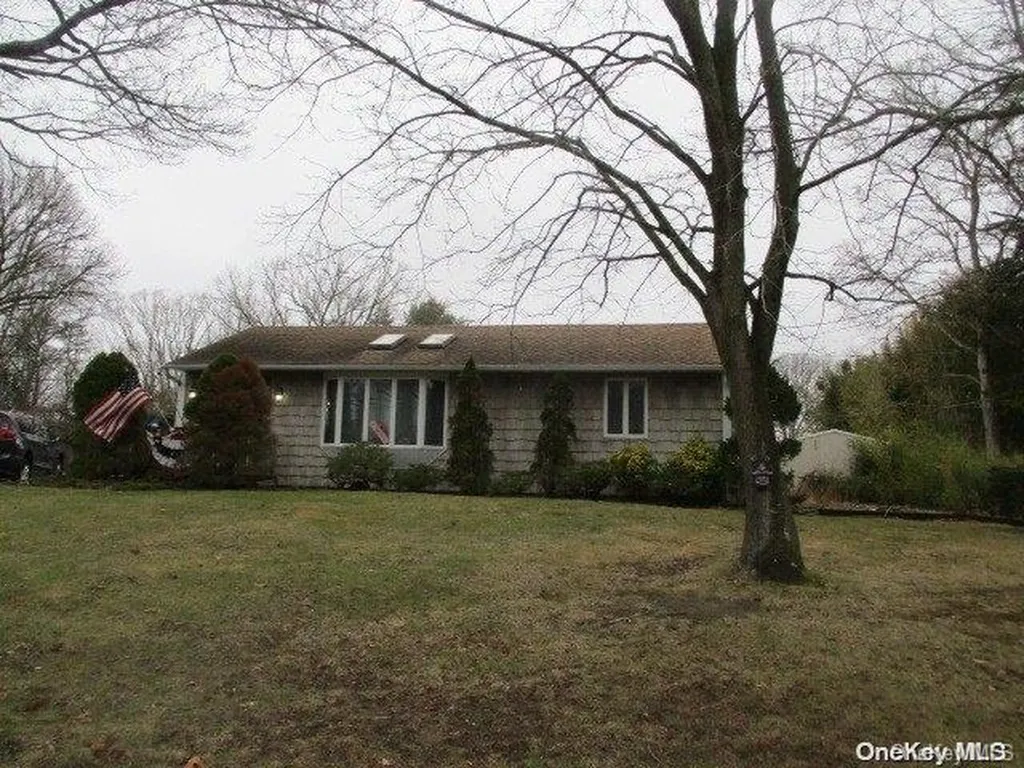 Sayville NY 11782