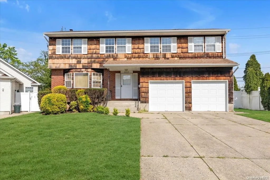 2439 Natta Boulevard Bellmore NY 11710