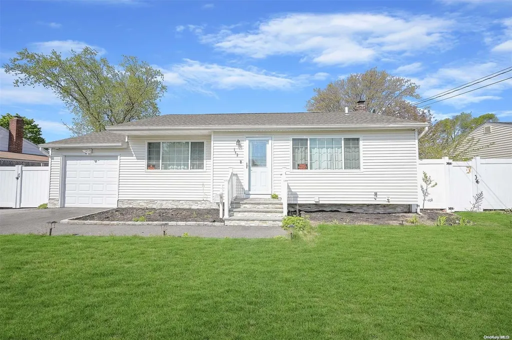 162 Front Avenue Brentwood NY 11717