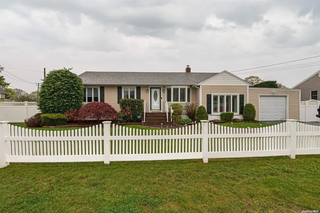 350 Aster Road West Islip NY 11795