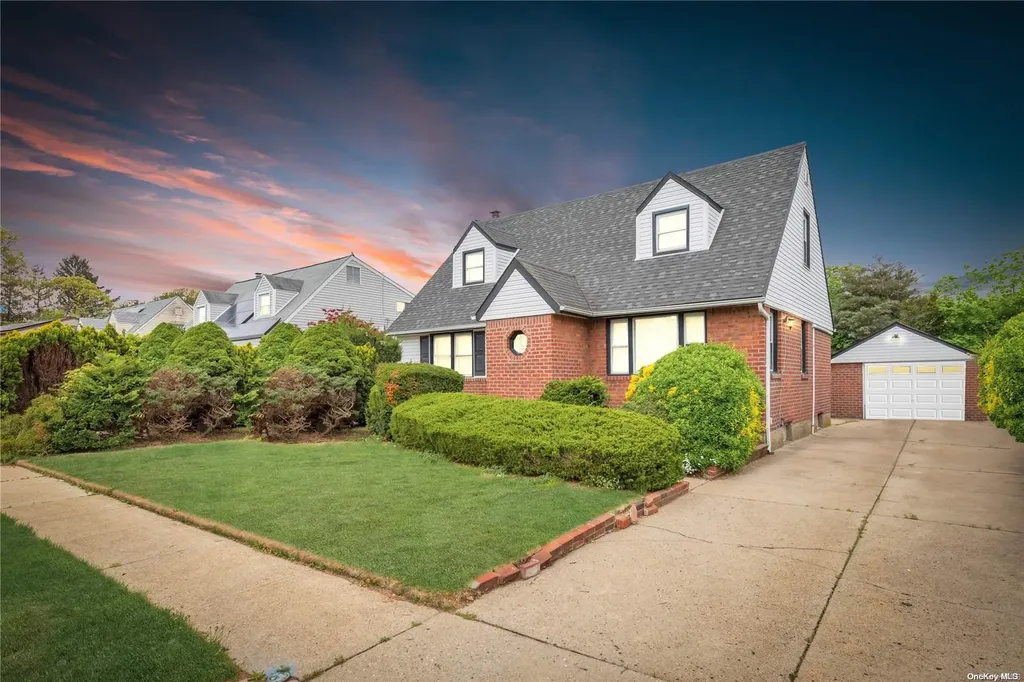 724 Lenore Lane Elmont NY 11003