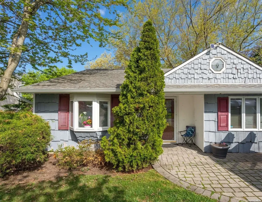 72 Holiday Park Drive Centereach NY 11720