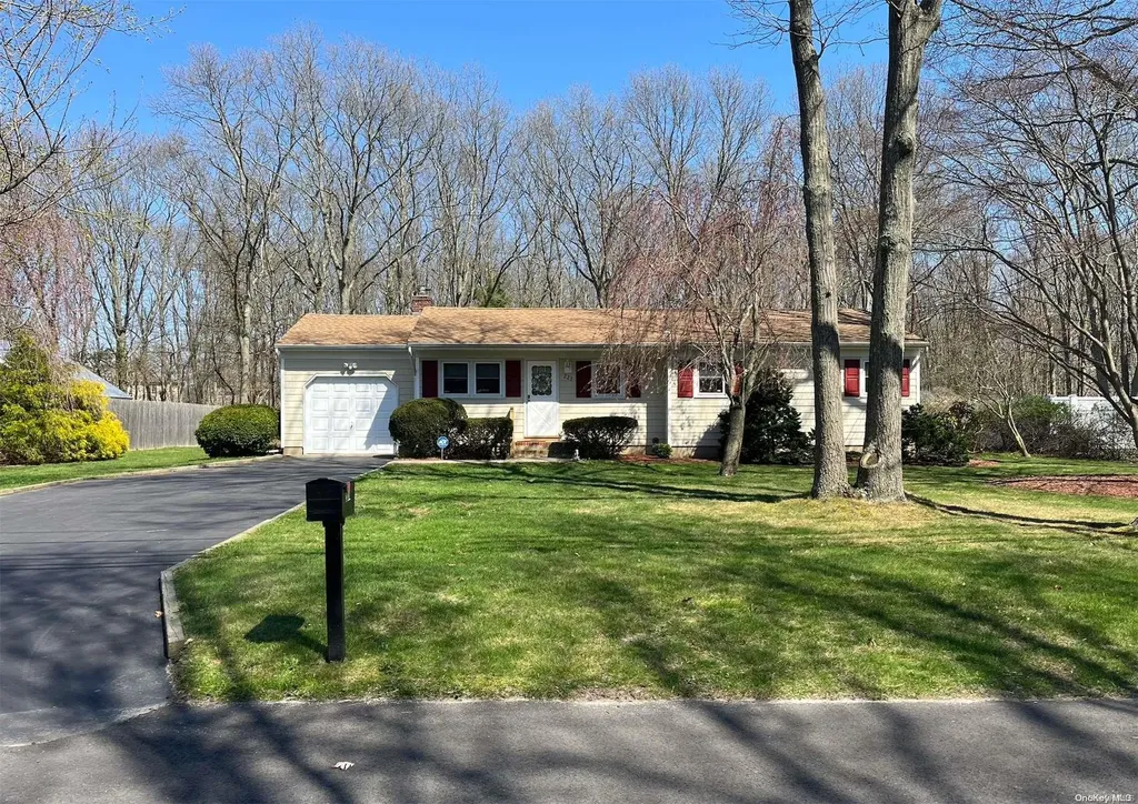 223 Robinson Avenue East Patchogue NY 11772