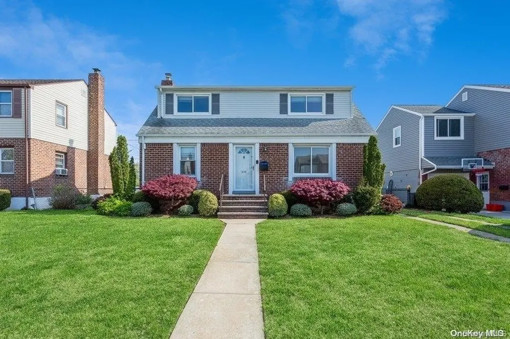 276 Norfeld Boulevard Elmont NY 11003