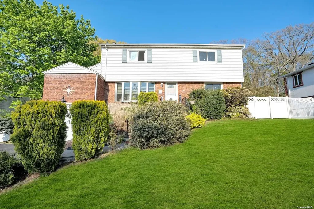 14 Franklin Drive Smithtown NY 11787