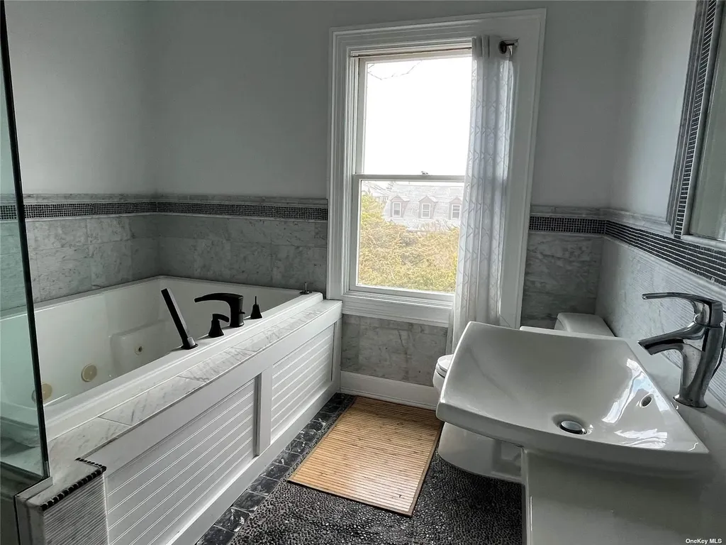 860 Ocean View Walk Ocean Beach NY 11770