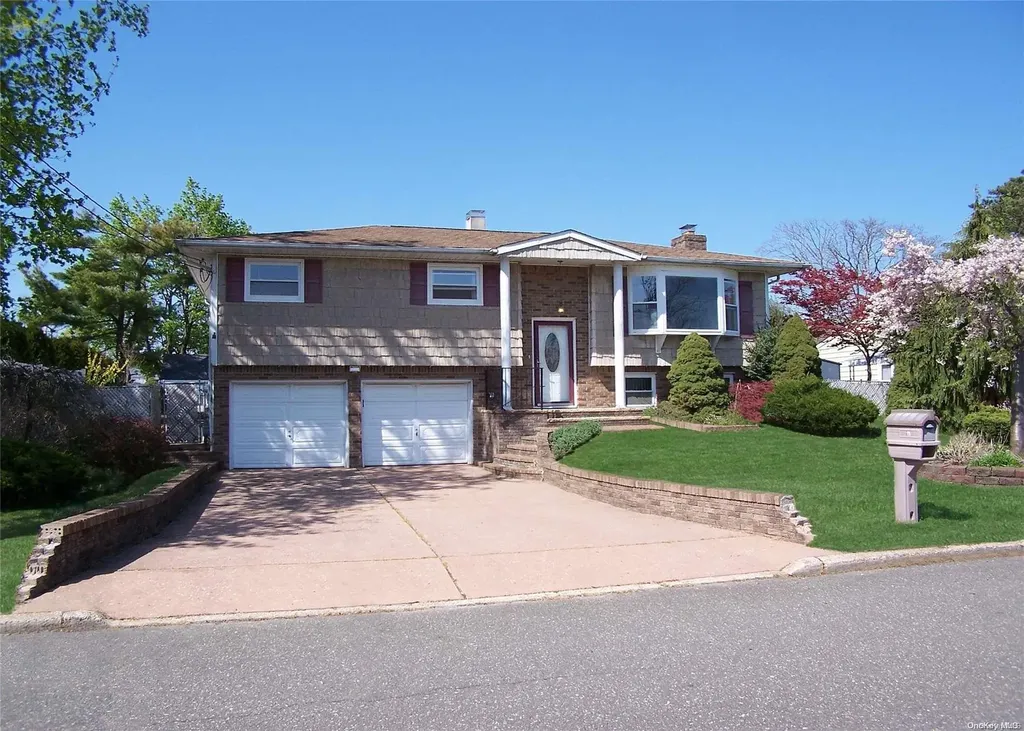 11 Van Buren Avenue Centereach NY 11720