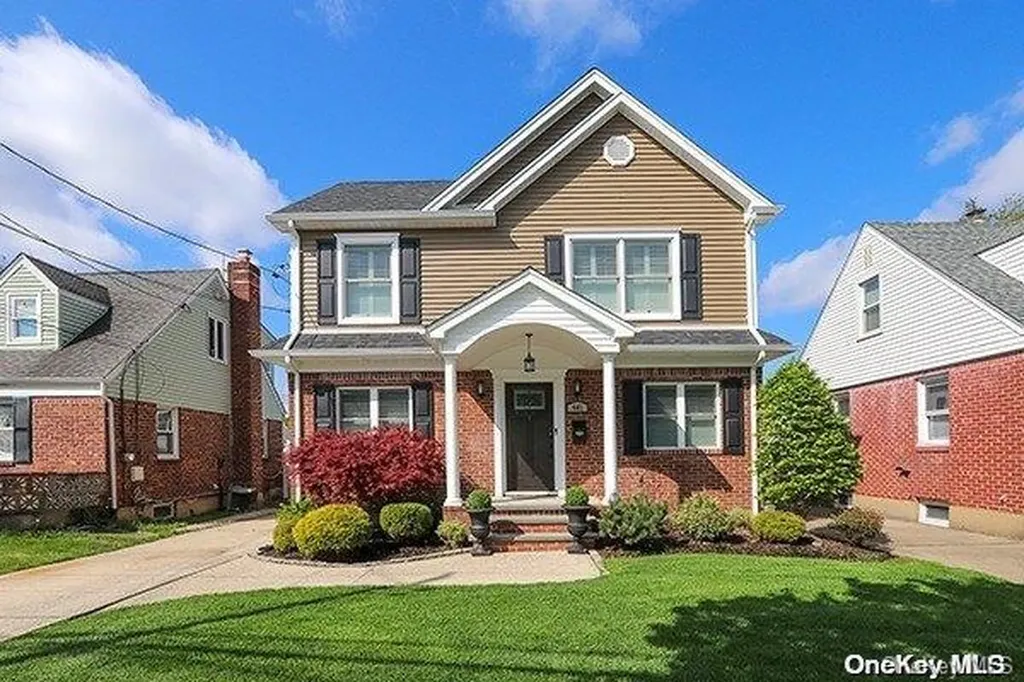 441 Argyle Road Mineola NY 11501