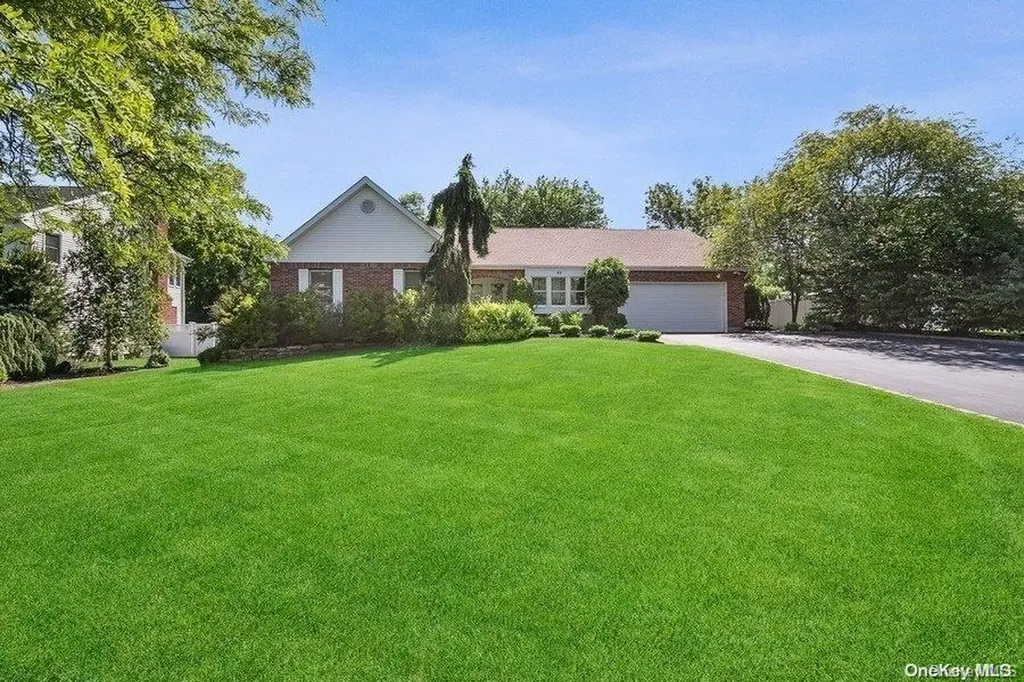 22 Rolling Hills Drive Nesconset NY 11767