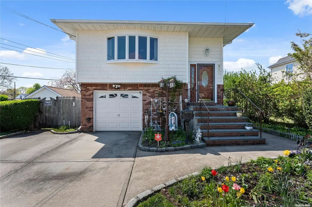 311 53rd Street Lindenhurst NY 11757