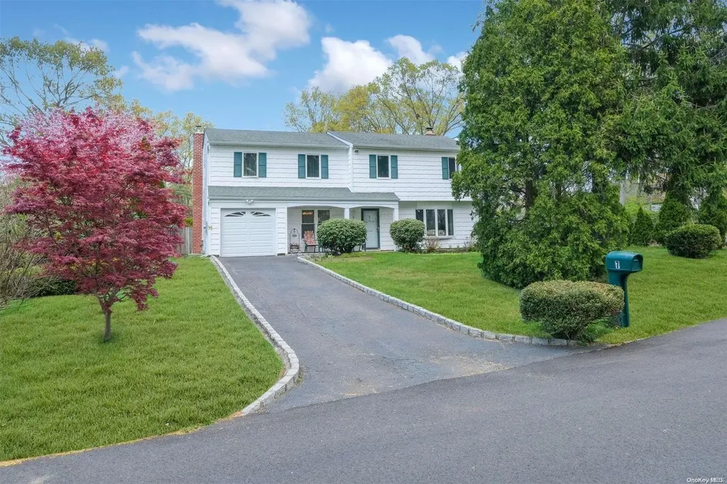 7 Samuels Lane Selden NY 11784