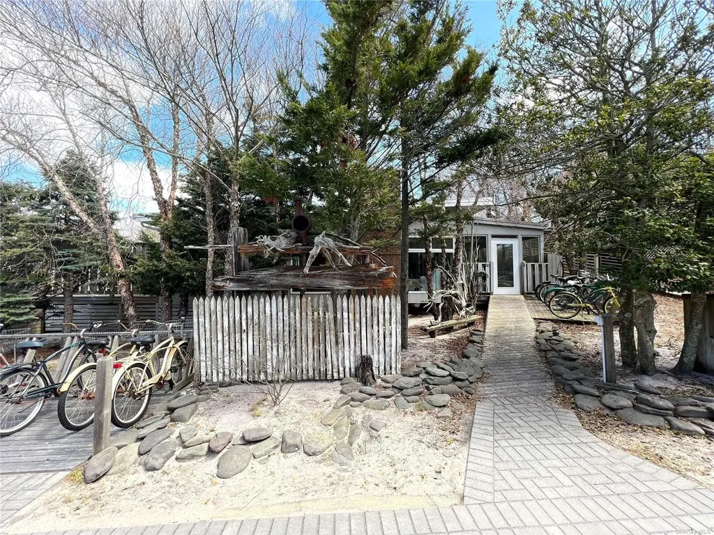 50 Homesite Walk Seaview NY 11770