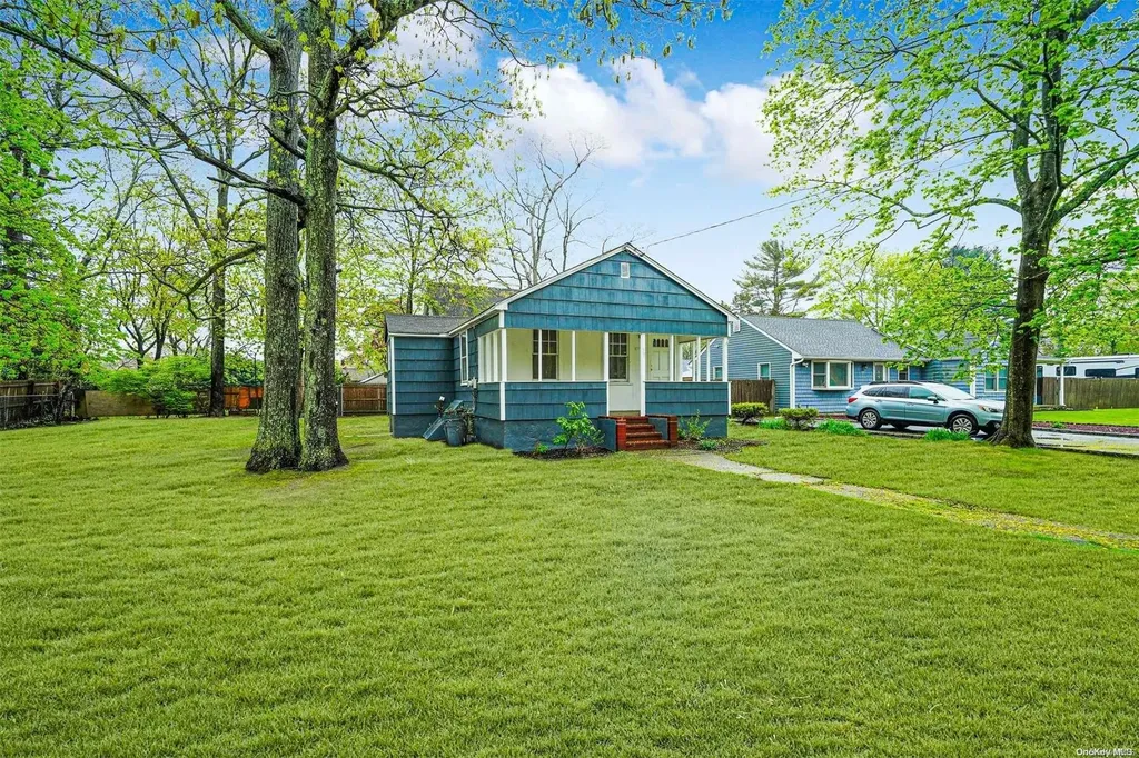 39 Park Boulevard Yaphank NY 11980