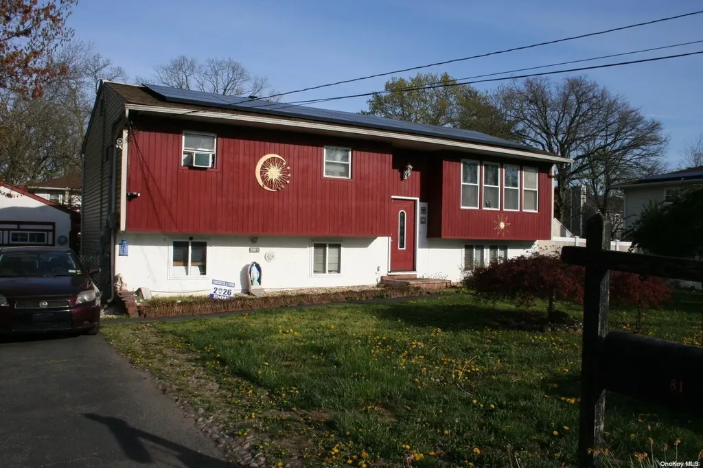 81 Schenectady Avenue West Babylon NY 11704