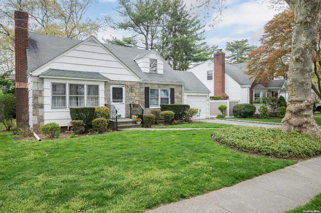40 Winifred Drive Merrick NY 11566