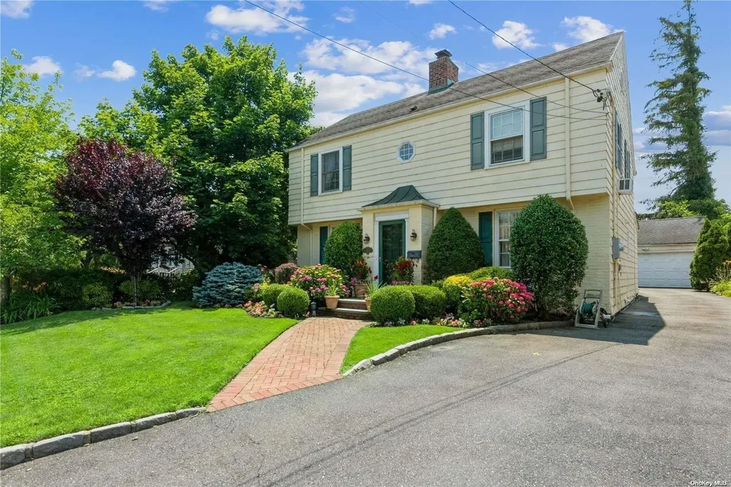 163 Combs Avenue Woodmere NY 11598