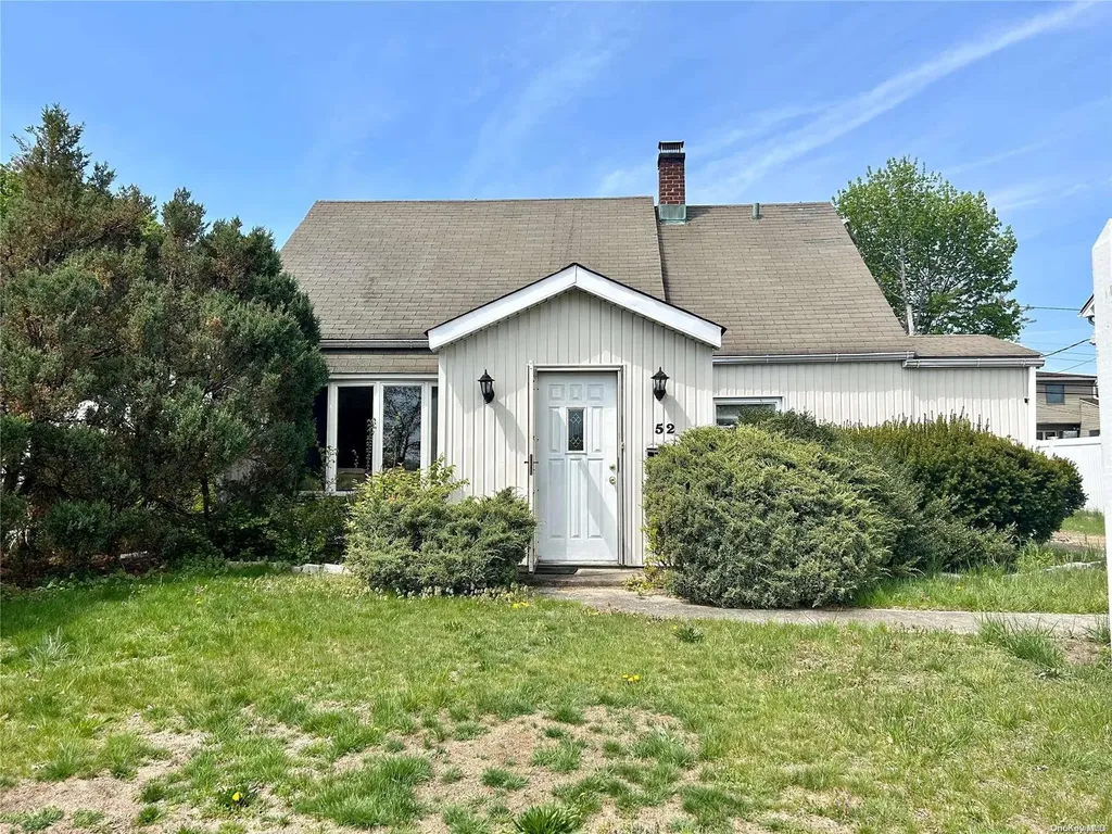 52 Ranch Lane Levittown NY 11756