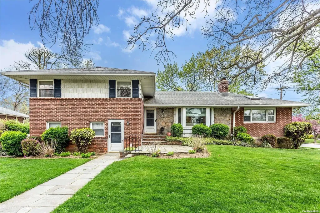 83 Argon Place New Hyde Park NY 11040
