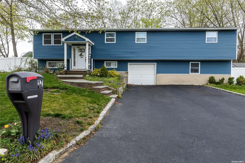 27 Deville Drive Selden NY 11784