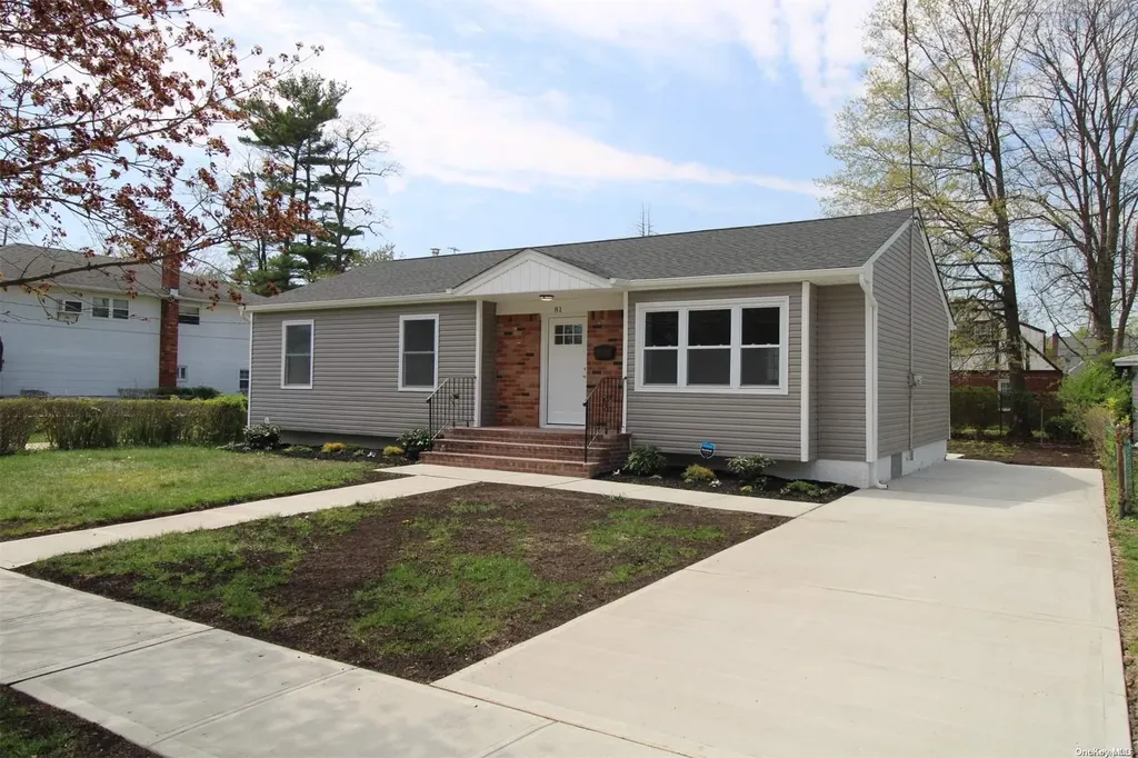 81 Green Avenue Hempstead NY 11550
