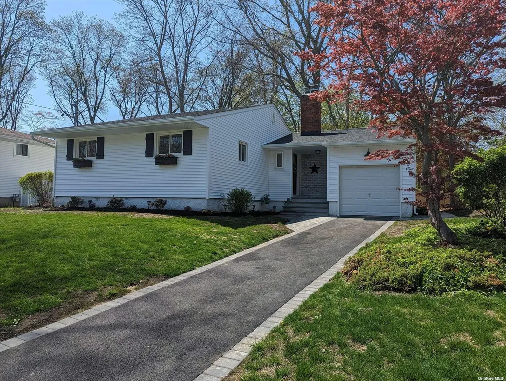 137 Lenore Lane Centereach NY 11720