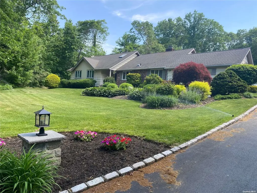 514 Magnolia Lane Dix Hills NY 11746