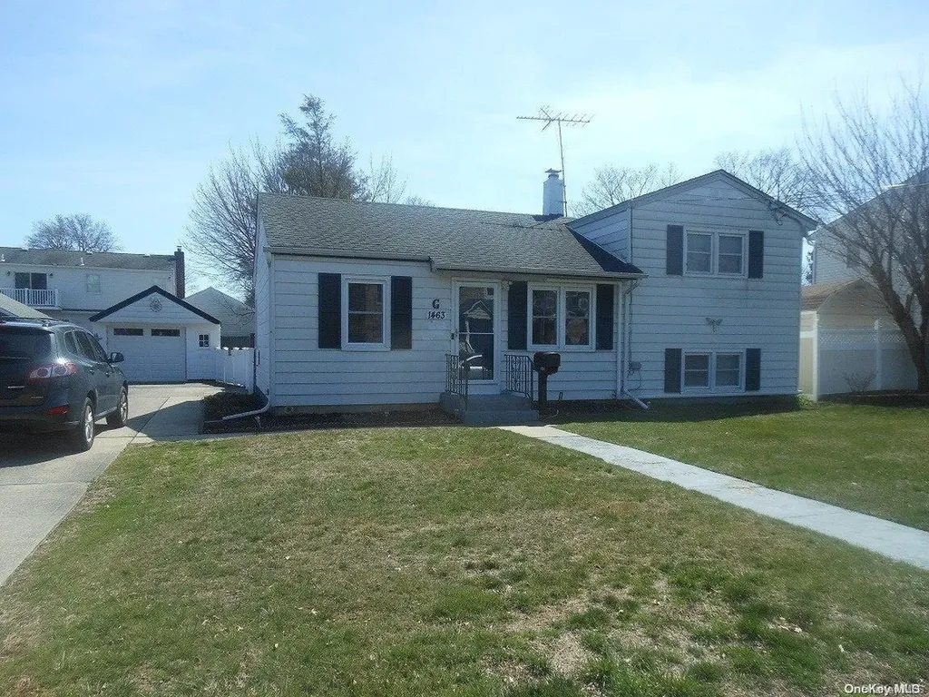 1463 4th Street West Babylon NY 11704