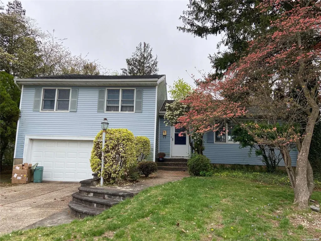 3 Thorpe Lane Plainview NY 11803