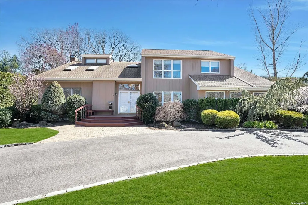 60 Burton Lane Commack NY 11725