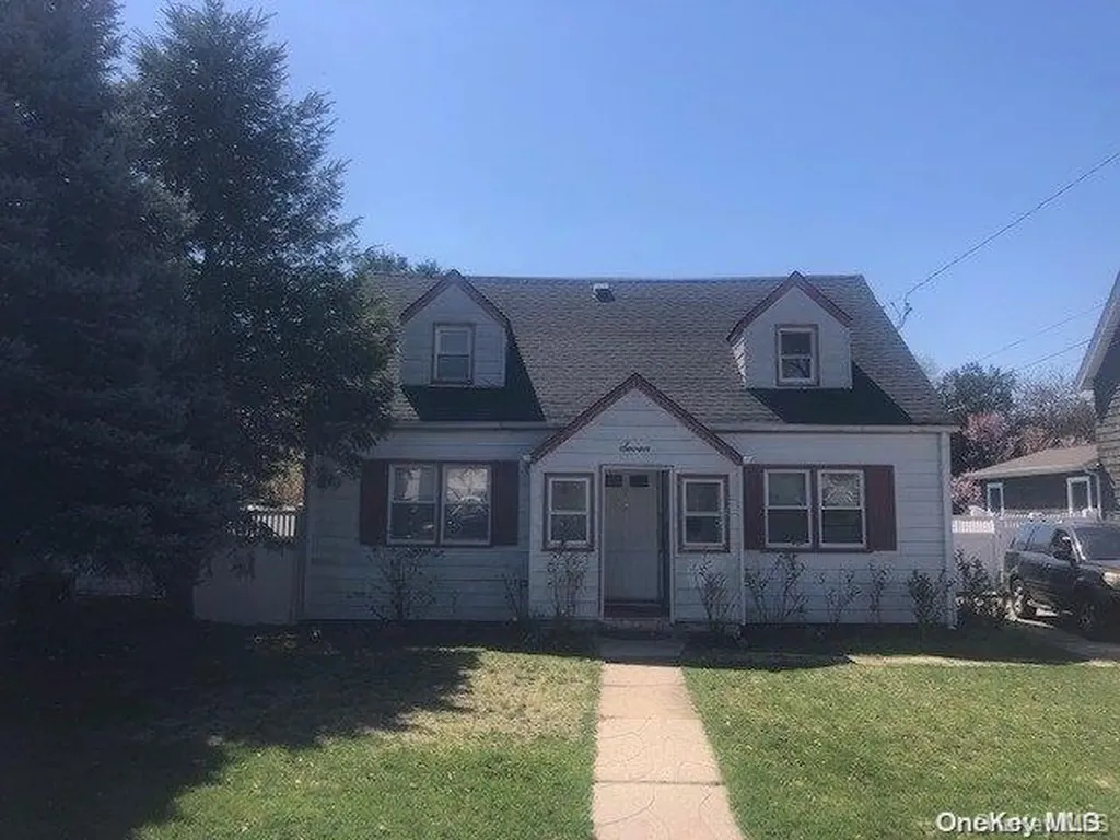 7 Walters Avenue Syosset NY 11791