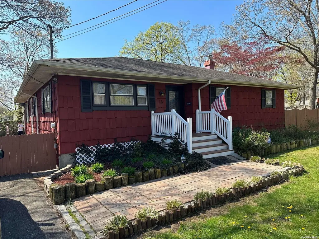 16 Arrowhead Drive Shirley NY 11967