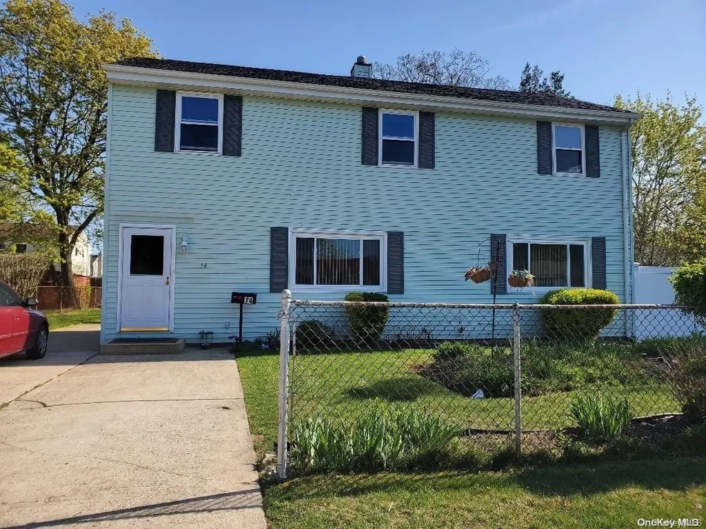 14 Ash Street Central Islip NY 11722