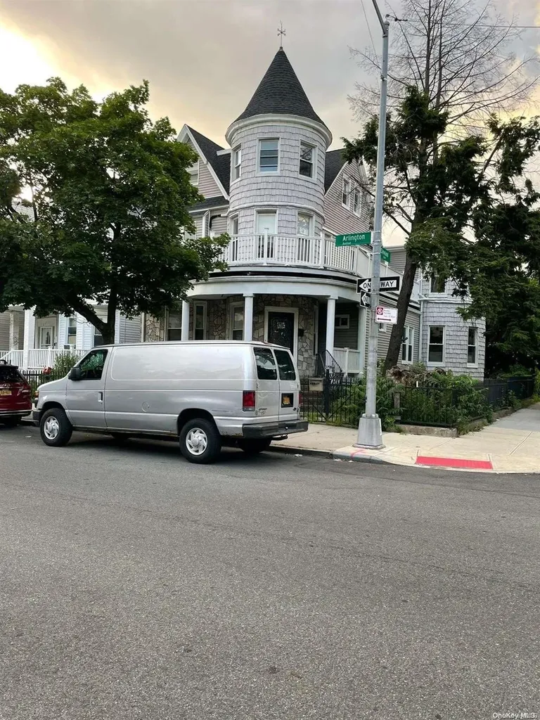 235 Arlington Avenue Brooklyn NY 11207