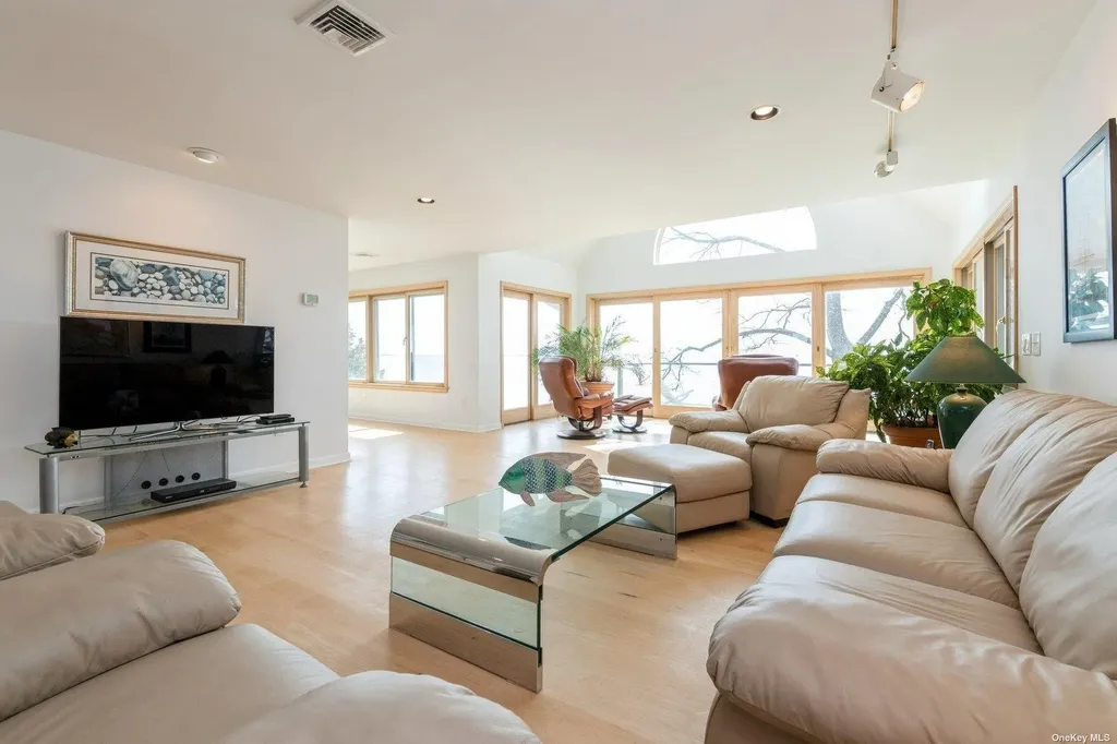 East Marion NY 11939