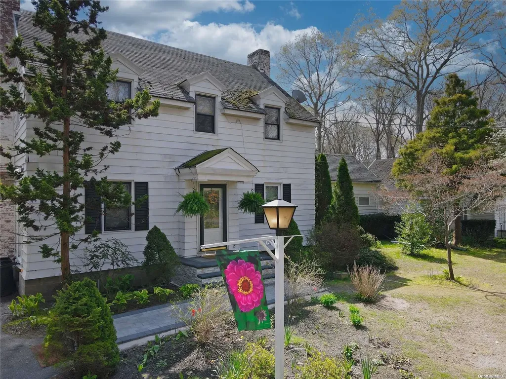 73 Sally Lane Ridge NY 11961