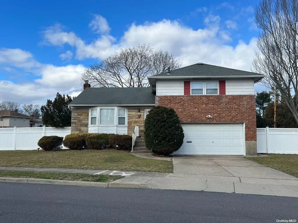 9 Stauber Drive Plainview NY 11803