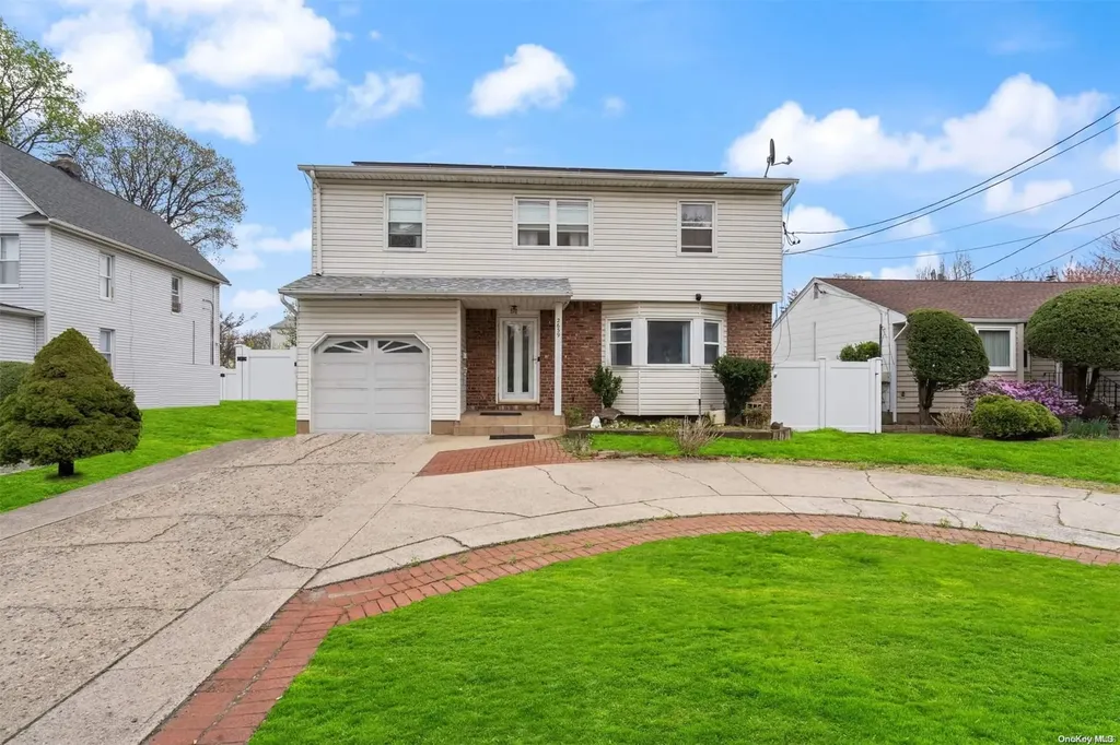 2639 Oceanside Road Oceanside NY 11572
