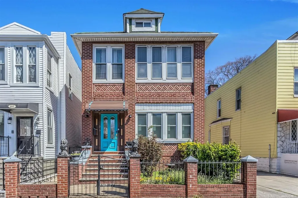 219 E 37th Street Brooklyn NY 11203