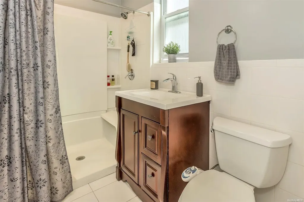 219 E 37th Street Brooklyn NY 11203