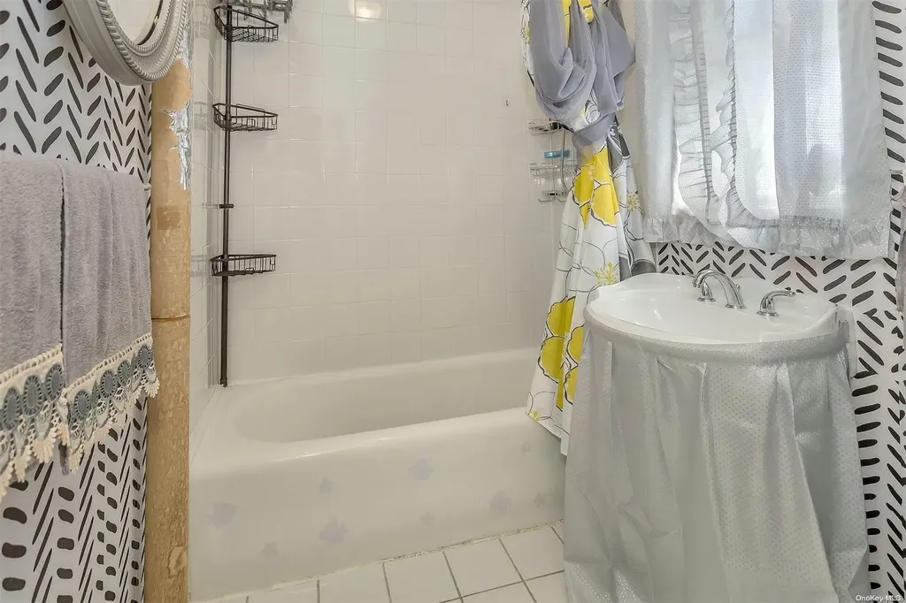 219 E 37th Street Brooklyn NY 11203