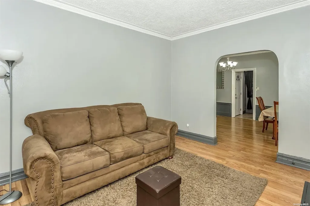 219 E 37th Street Brooklyn NY 11203