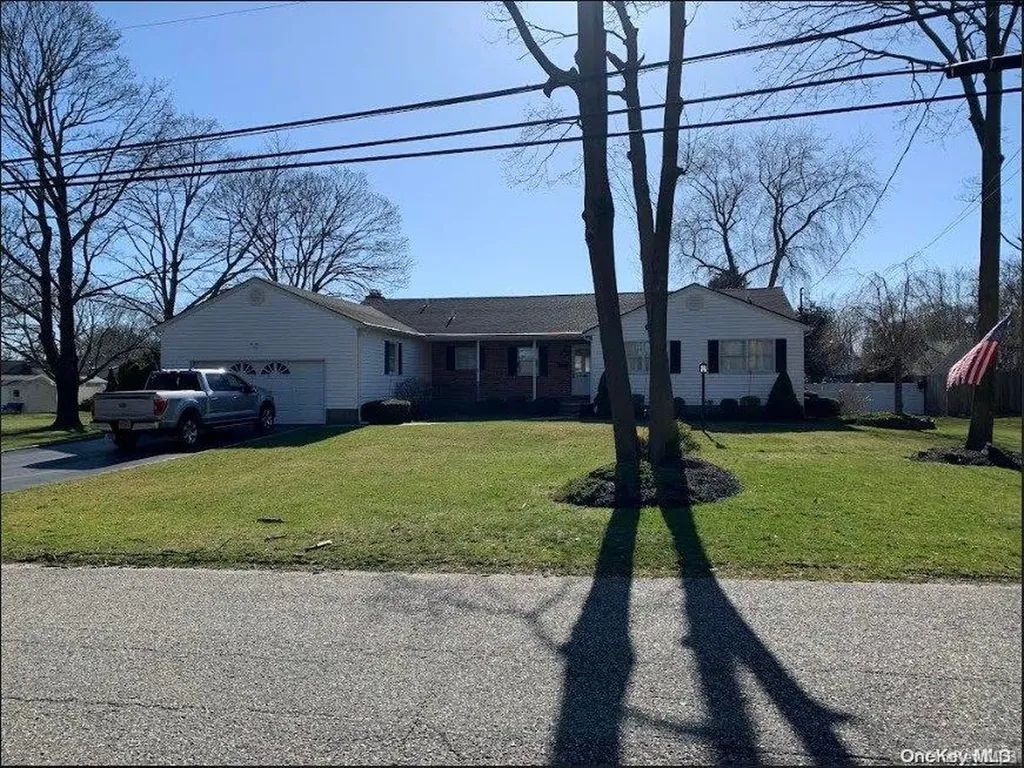 30 Boylan Lane Blue Point NY 11715
