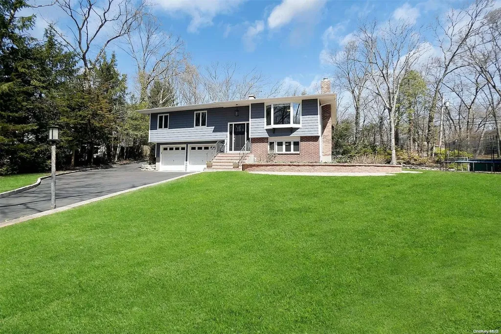 21 Holly Drive Smithtown NY 11787