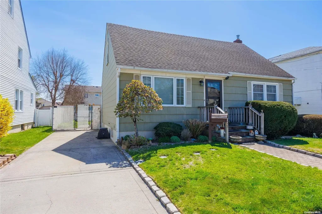 2705 Magee Place Oceanside NY 11572