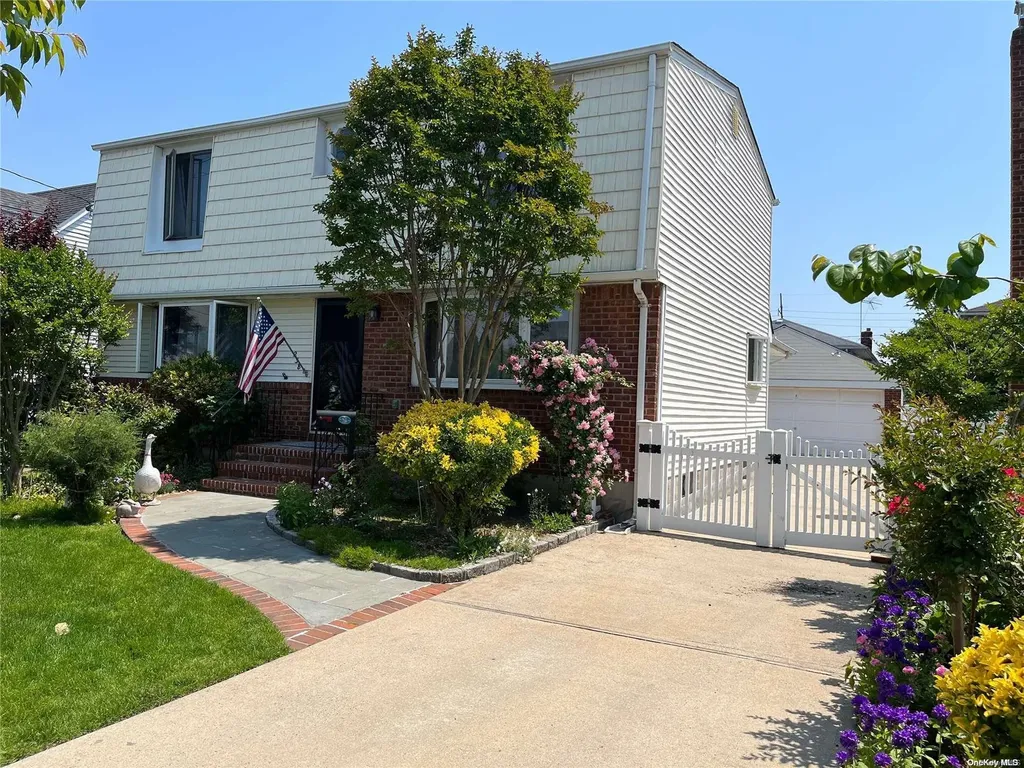 238 Broadway Carle Place NY 11514