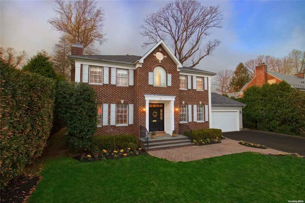 53 Mason Drive Manhasset NY 11030