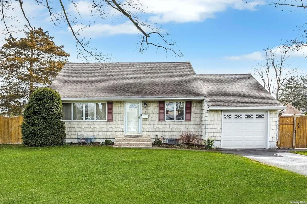 9 Birchgrove Drive Central Islip NY 11722