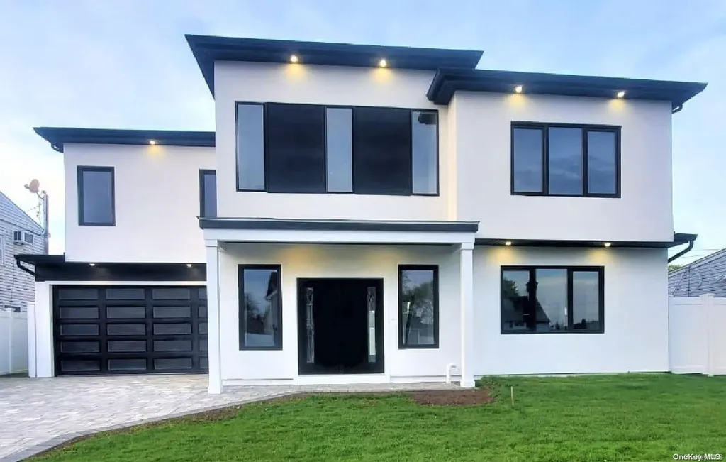 27 Sunset Lane Levittown NY 11756